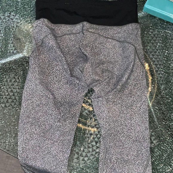 Lululemon cropped leggings size 6 - Picture 3 of 5